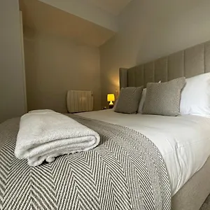 https://luxury-apartment-stay.cardiffhotelswales.com