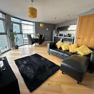 https://fantastic-flat-right-in-the-centre-free-parking.cardiffhotelswales.com